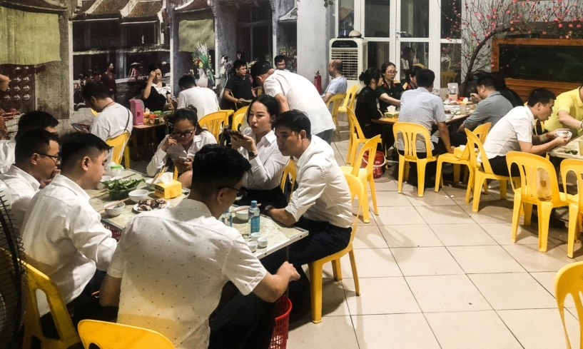 Quán lòng 40 năm tuổi ở hà nội chuyên những món độc nhất vô nhị khách muốn ăn phải đặt trước vài ngày - 2