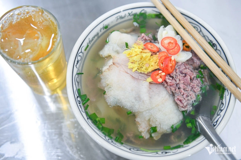 Quán phở ở hà nội kín thực khách cô chủ 24 tuổi từng thái thịt tới chai tay - 6