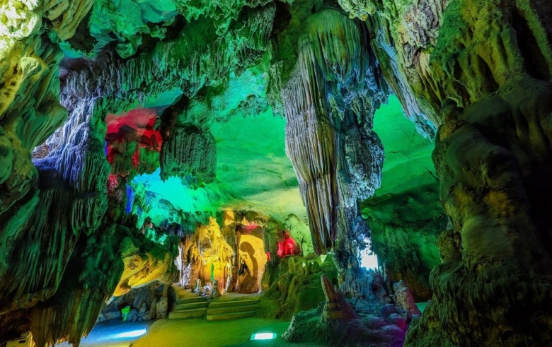 Quảng ninh sở hữu cung điện dưới lòng đất lung linh kỳ ảo từng là nơi tổ chức đám cưới độc nhất vô nhị - 3