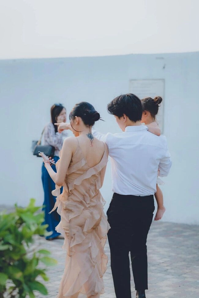 quý ròm ngọc trai bị bạn bè xa lánh vì quá nổi tiếng 29 tuổi thành bố bỉm sữa vợ sai gì cũng làm - 10