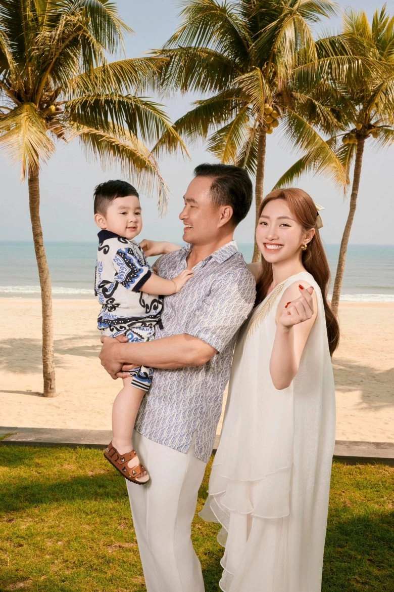 Quý tử điển trai nhà chi bảo - lý thuỳ trang đi máy bay hạng thương gia biểu cảm chuẩn con nhà giàu - 7