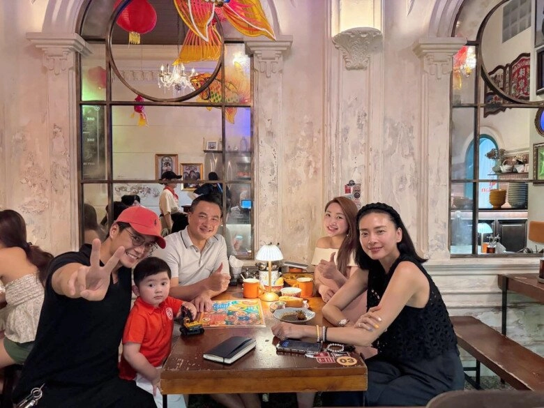 Quý tử nhà chi bảo có dàn sao đình đám chăm bẵm từ nhỏ được xúi sớm vào showbiz vì diễn quá giỏi - 1