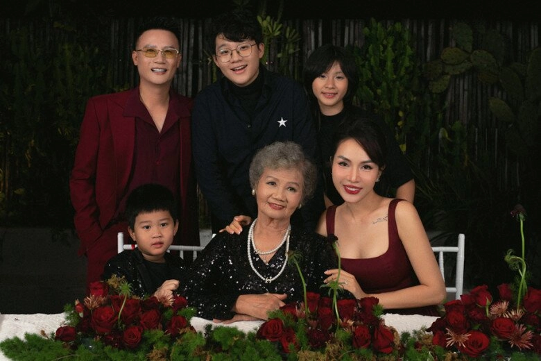 Quý tử nhà sao tròn 18 tuổi trong năm 2025 sở hữu chiều cao khủng con trai kim thư anh thư vượt mức 1m8 - 12