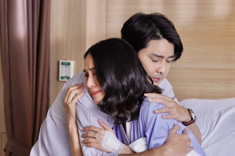 Quyết làm mẹ đơn thân tôi một mình đi đẻ rồi chết lặng khi thấy người đàn ông bế con gái mình - 2