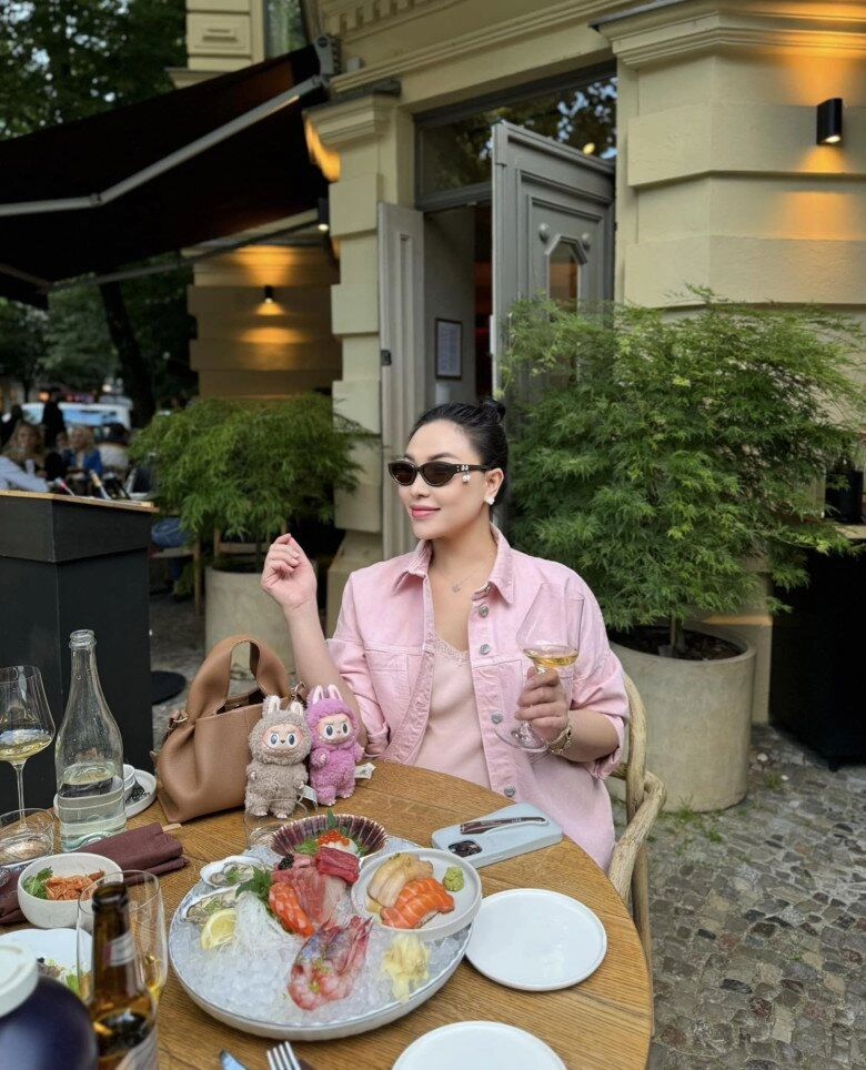 Quỳnh thư nói về luật nhân quả vận vào đời mình vất vả chăm sóc con trai nơi xứ người - 9