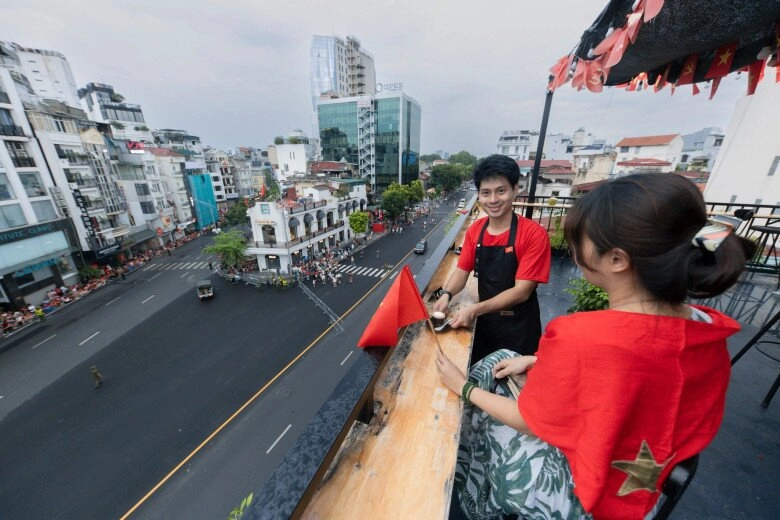 săn 3 quán cà phê view xem diễu binh ở hà nội có nơi mở xuyên đêm có quán chỉ nhận 60 khách giá 300000 đồng - 1