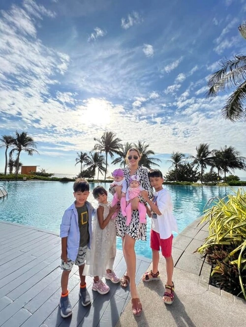 Sao việt 24h á hậu làm mẹ đơn thân của 5 nhóc tì cảnh đưa các con đi học đầy một xe gây sốt - 5