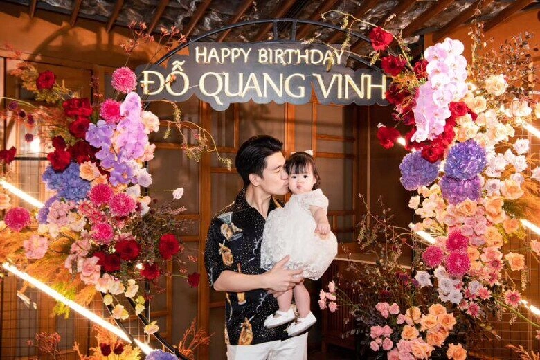 Sao việt 24h con gái đỗ mỹ linh cực thông minh khi được mẹ dạy học ngoại hình giống hệt bà nội hào môn - 3