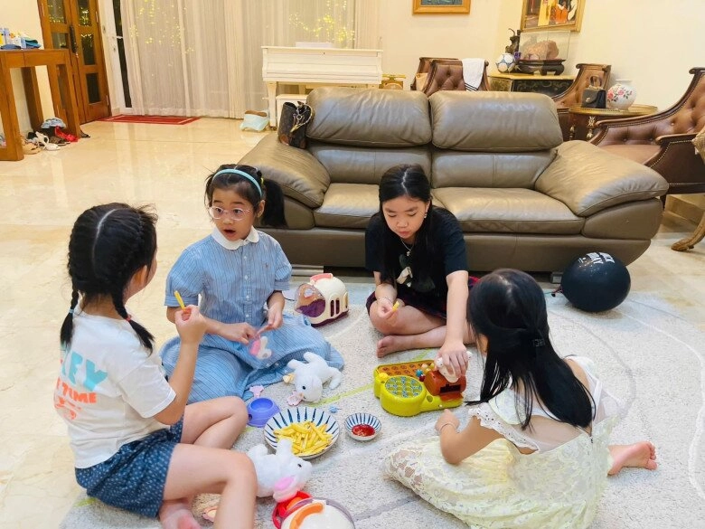 Sao việt 24h con gái quách ngọc ngoan càng lớn càng giống bố phượng chanel nhận xét ngọt ngào tương lai con đẹp lắm - 3