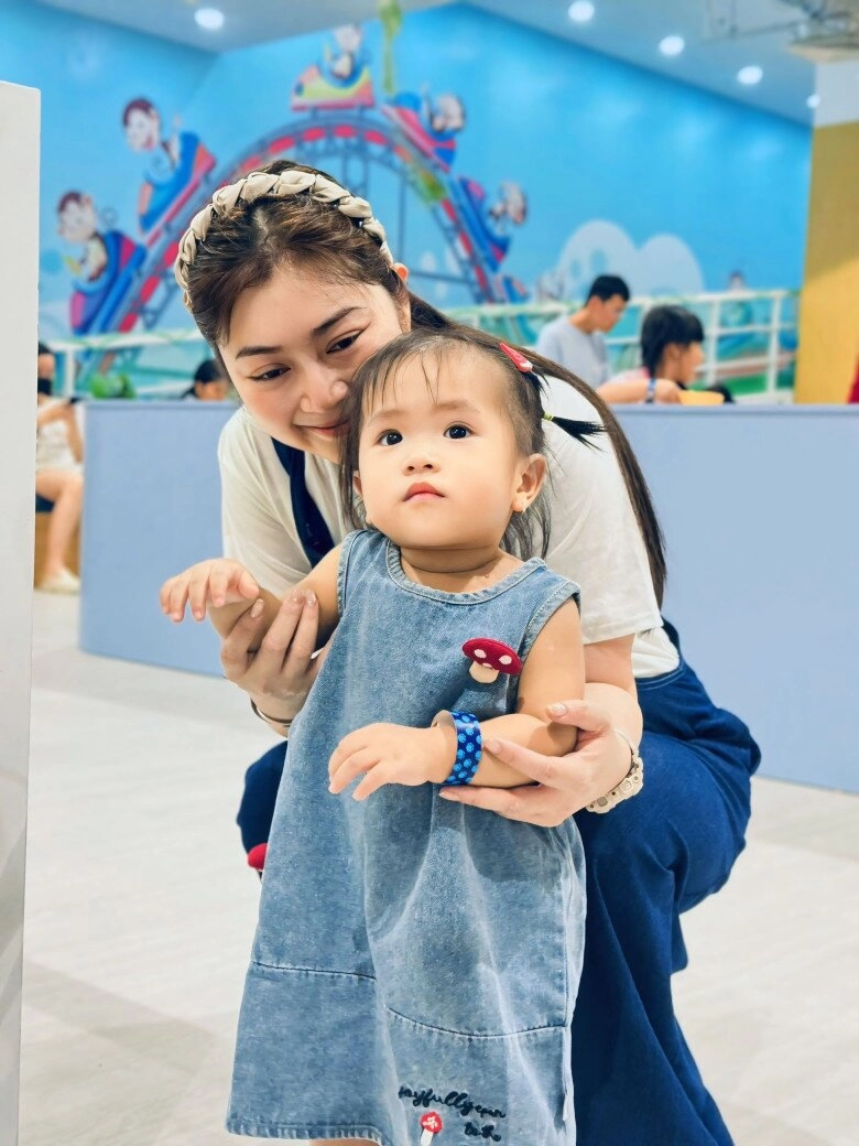 Sao việt 24h con trai minh hằng thần thái như công tử bạc liêu đi thăm ruộng khiến mẹ ruột phải trêu ghẹo - 8