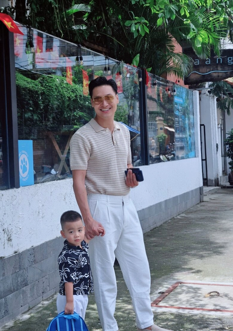 Sao việt 24h con trai nhà báo lại văn sâm gọi bố là anh yêu tùng dương nhận xét giống nhau y hệt - 13