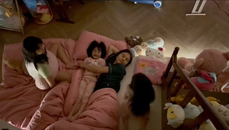 Sao việt 24h đàm thu trang dạy con trai út nghiêm khắc doanh nhân cường đô la liền vào bình luận thương em - 9