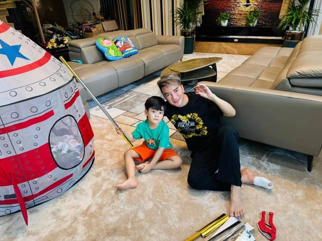 Sao việt 24h đàm vĩnh hưng lên tiếng về bức ảnh bàn chân chỉ còn 1 ngón khẳng định không còn gì để mất - 3