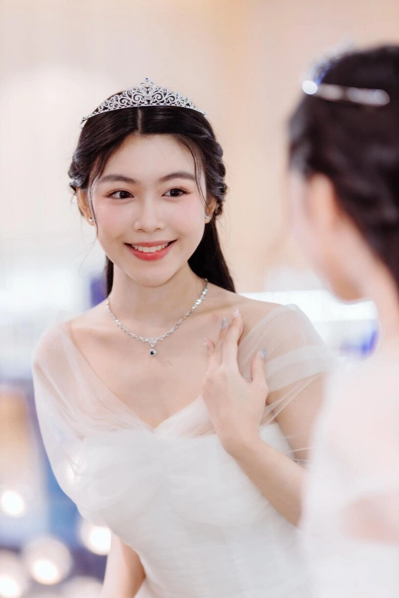 Sao việt 24h giữa ồn ào kiện tụng đàm vĩnh hưng khoe sân vườn biệt thự triệu đô tại mỹ được trang trí noel hoành tráng - 15