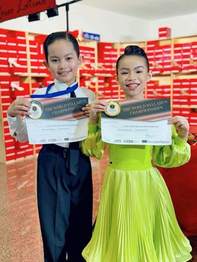 Sao việt 24h khánh thi khiêu vũ cùng con trai vóc dáng cao lớn và tài năng của nhóc tì 10 tuổi gây chú ý - 4