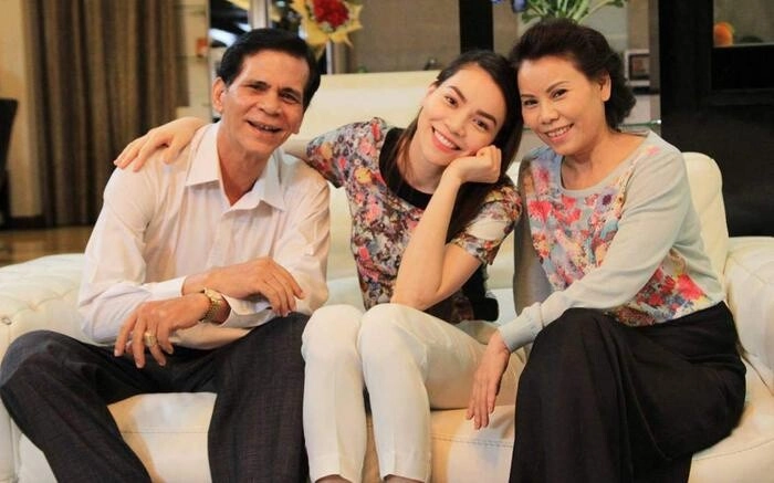 Sao việt 24h mẹ ruột hồ ngọc hà liên tục thể hiện tình cảm với chồng lai pháp làm cả bài thơ đầy tình ý - 7