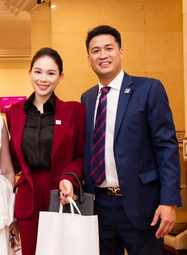 Sao việt 24h nàng dâu gia tộc nghìn tỷ linh rin mừng sinh nhật trên du thuyền con gái vàng ngọc hiếm hoi xuất hiện - 4