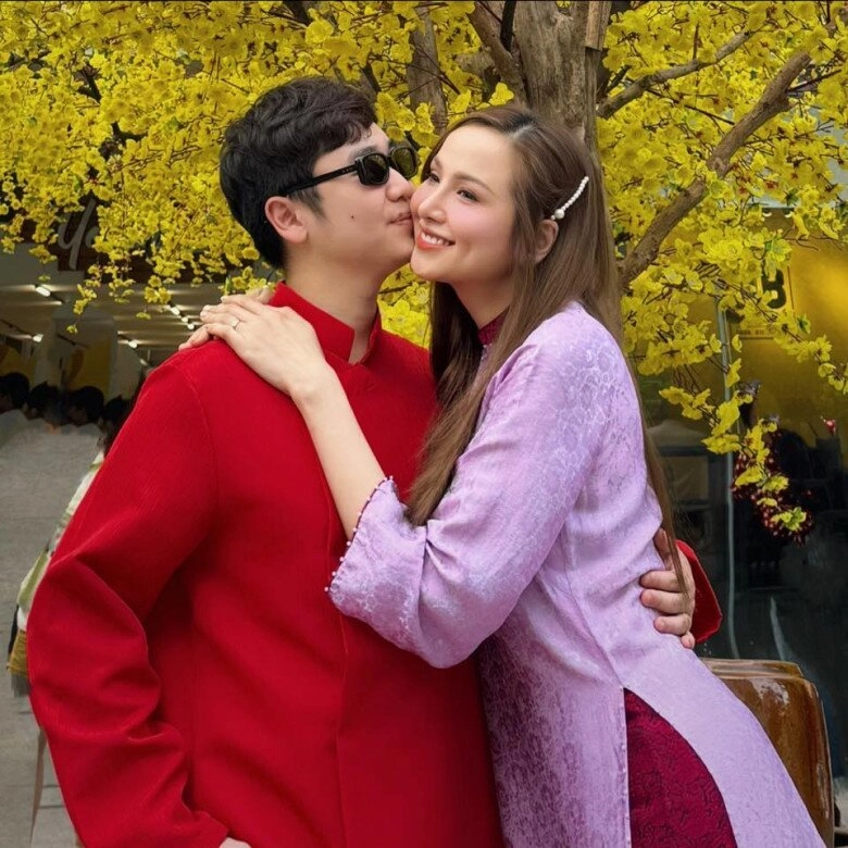 Sao việt 24h nhật kim anh khoe dáng sau sinh trong biệt thự 20 tỷ ngập hoa tự nhận người vàng khè nhưng bất chấp chụp ảnh - 8