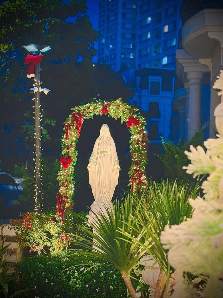 Sao việt 24h nữ đại gia quận 7 thắp sáng cả khu phố mừng noel sắp rời khỏi căn biệt thự trị giá 22 tỷ đồng - 8