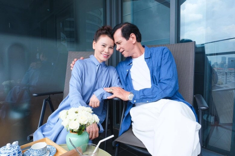 Sao việt 24h phụ huynh hồ ngọc hà khoe ảnh tình tứ bố ruột lai pháp 72 tuổi vẫn phong độ như minh tinh - 2
