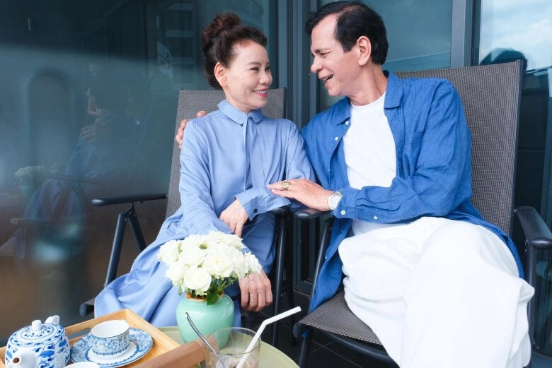 Sao việt 24h phụ huynh hồ ngọc hà khoe ảnh tình tứ bố ruột lai pháp 72 tuổi vẫn phong độ như minh tinh - 3