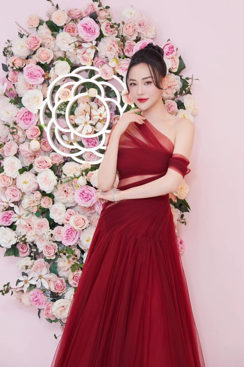 Sao việt 24h phương oanh bị chê chỉnh ảnh quá lố khác hẳn nhan sắc đời thực phản ứng của nữ diễn viên gây chú ý - 1