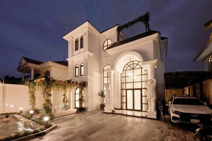 Sao việt 24h quang lê ngỡ ngàng khi lần đầu được khám phá căn biệt thự trăm tỷ của lệ quyên cùng tình trẻ - 2