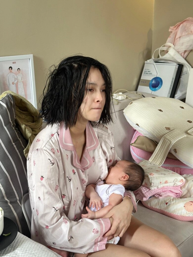 Sao việt 24h tăng thanh hà khoe khoảnh khắc ông xã doanh nhân cõng con út trên vai hiếm hoi lộ mặt cậu nhóc mason - 8