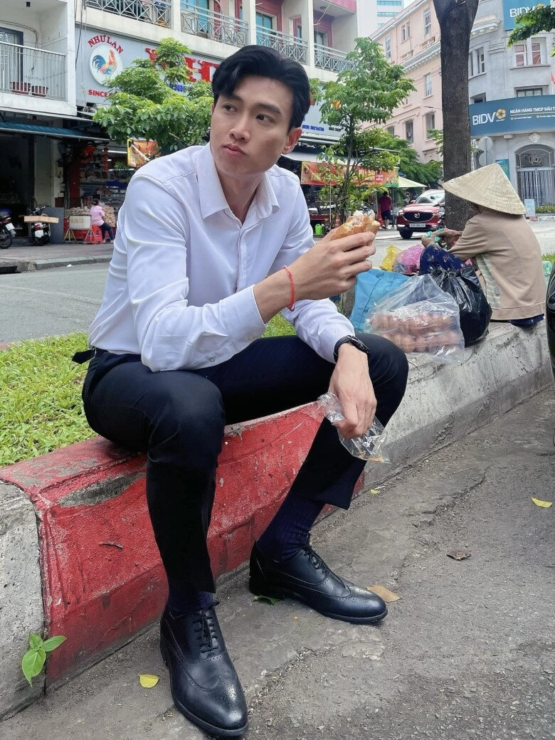 Sao việt 24h tuấn hưng bất ngờ gặp sự cố chấn thương trước thềm show diễn 3 tỷ đang được chờ đợi với duy mạnh - 12