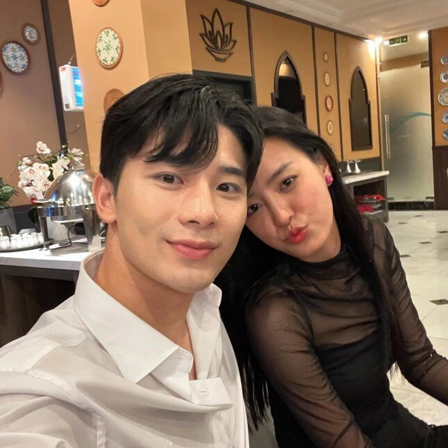 Sao việt 24h từng là cặp đôi tình tứ nhất đảo thiên đường bùi khánh linh và trai hàn minuk hiện đã hủy kết bạn nhau - 2