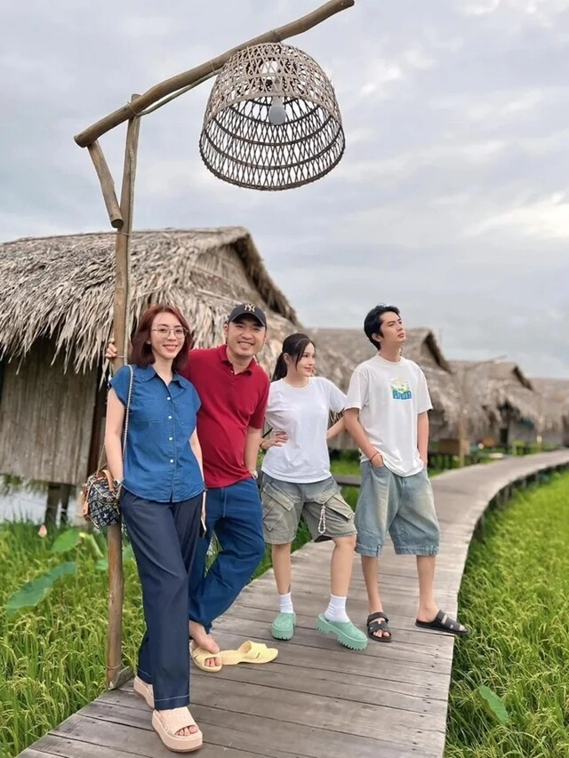 Sao việt 24h vân dung đăng ảnh thời thơ ấu bên bố mẹ ông bà ngoại của thiếu gia chải được khen cực phẩm - 15