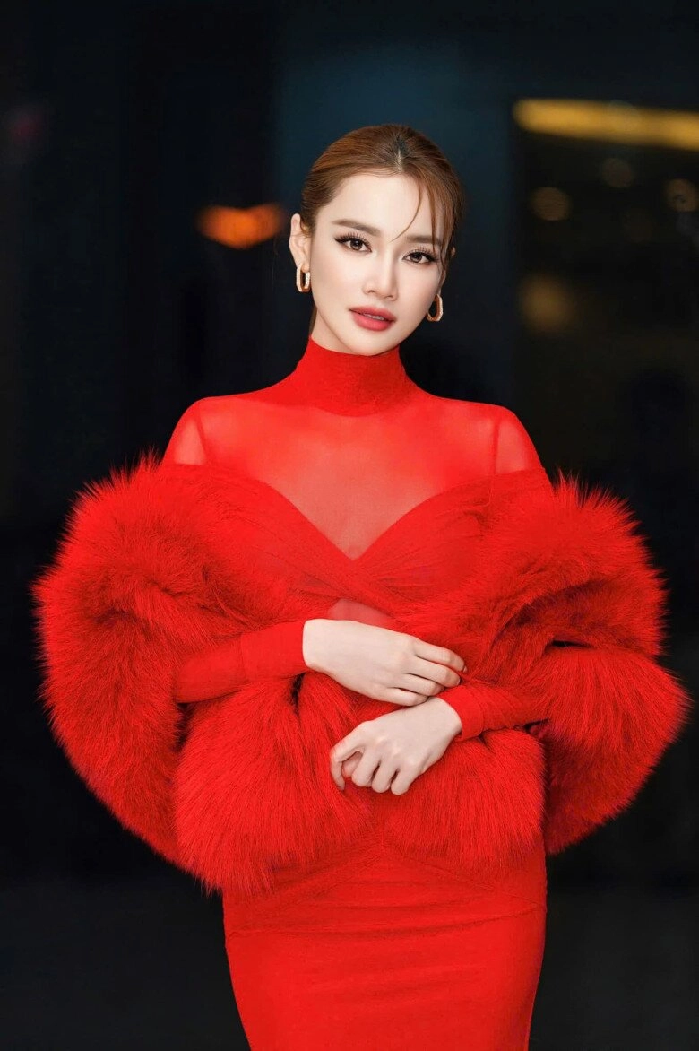 Sao việt 24h vợ chồng thiếu gia phan hiển khoe biệt thự trang trí tết hoành tráng khánh thi đọ sắc bên mẹ ruột hoa khôi - 14