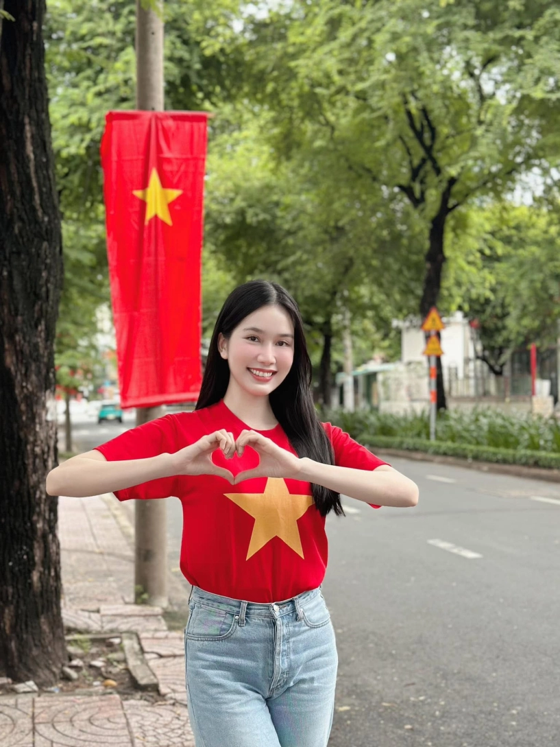 Sao việt cổ vũ đội tuyển việt nam đỗ mỹ linh cùng nhà chồng sang thái hồng đăng ở sân nước bạn hô vô địch - 11