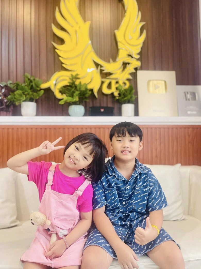 Sao việt cưới quản lý khánh vân vướng ồn ào vì nhảy sexy trong hôn lễ ưng hoàng phúc nuôi con riêng của vợ - 10