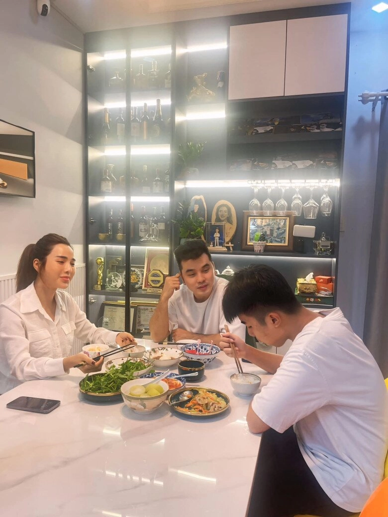Sao việt cưới quản lý khánh vân vướng ồn ào vì nhảy sexy trong hôn lễ ưng hoàng phúc nuôi con riêng của vợ - 11