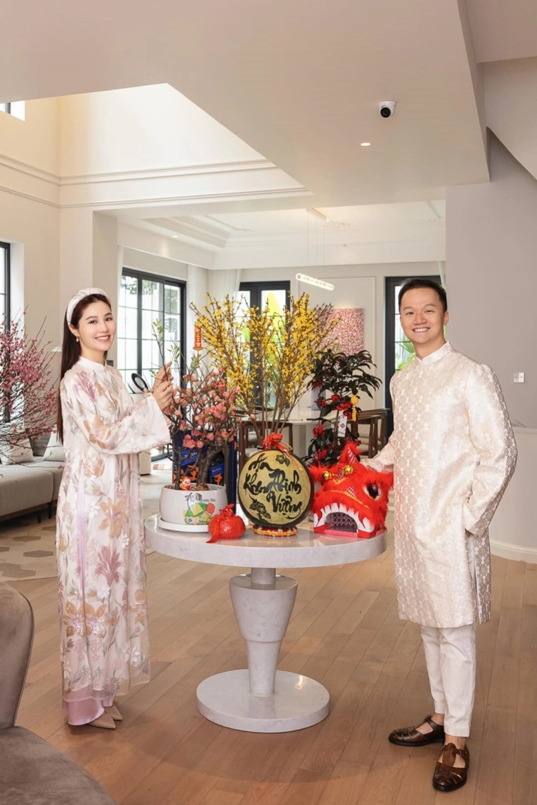 Sao việt được mẹ chồng tặng bất động sản tiền tỷ nsưt ngọc huyền nhận nhà 50 tỷ ở mỹ thu thủy có sào đất khi đẻ - 8
