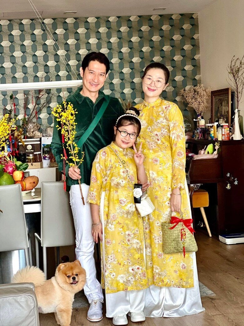Sao việt mua vàng ngày thần tài đỗ mỹ linh làm dâu hào môn vẫn xin vía con gái kha ly đeo vàng đỏ người - 11