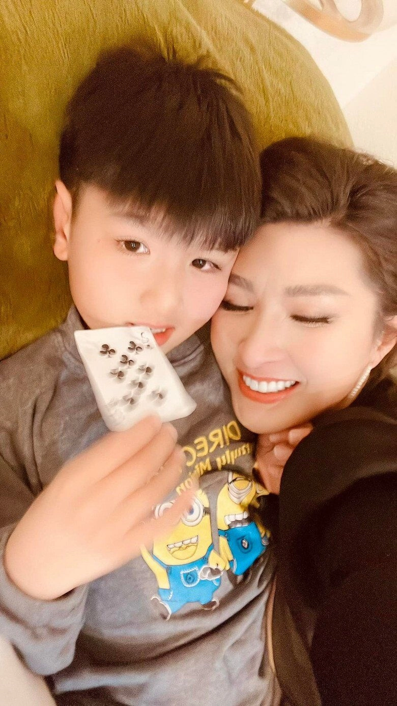 Sao việt nuôi con bị bệnh hạnh thúy 18 năm cùng ái nữ tìm thính lực quốc tuấn lo cho bôm cái nghề - 8