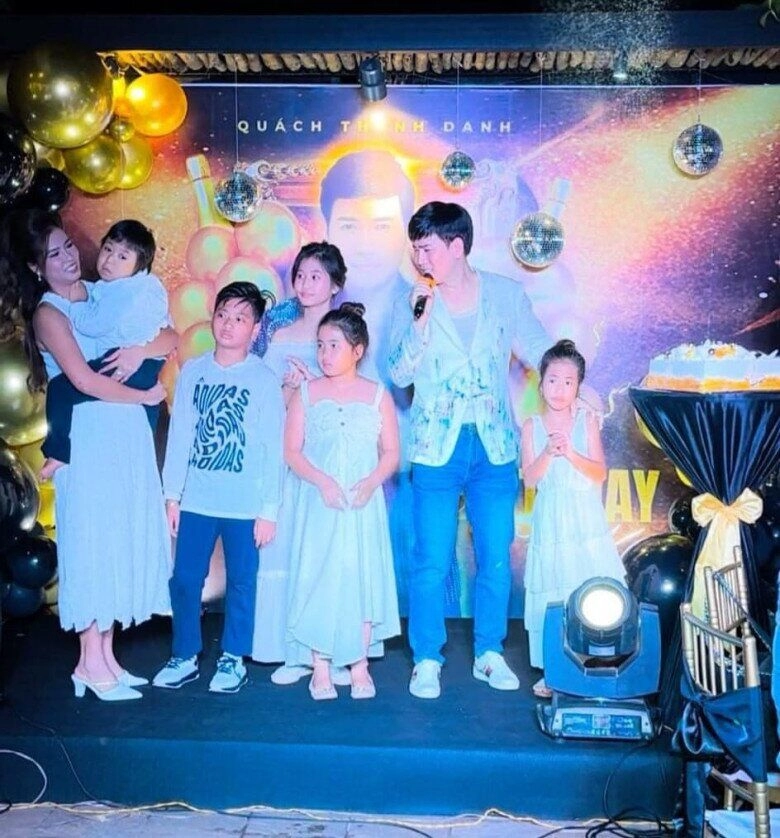 Sao việt nuôi con bị bệnh hạnh thúy 18 năm cùng ái nữ tìm thính lực quốc tuấn lo cho bôm cái nghề - 12