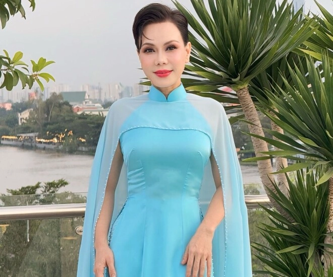 Sao việt thưởng tết cho nhân viên việt hương tặng xe 700 triệu đồng nhật kim anh lì xì vàng miếng - 1