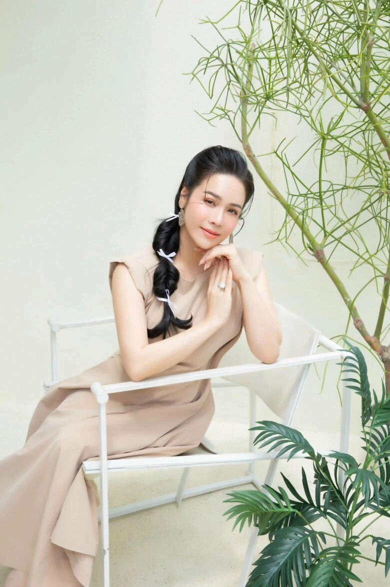 Sao việt thưởng tết cho nhân viên việt hương tặng xe 700 triệu đồng nhật kim anh lì xì vàng miếng - 8