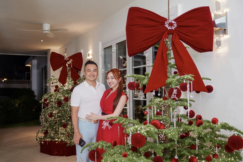 Sao việt trang trí noel vân trang phủ đỏ biệt thự 1200m2 cơ ngơi của cường đô la lung linh như trung tâm thương mại - 14