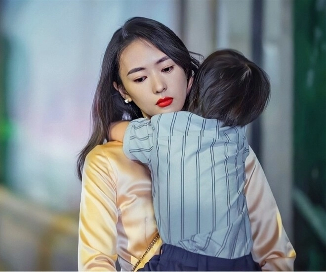 Sau ly hôn tôi cho con về nghỉ hè với ông bà nội lúc đón lên thấy thứ trong balo mà bàng hoàng - 1