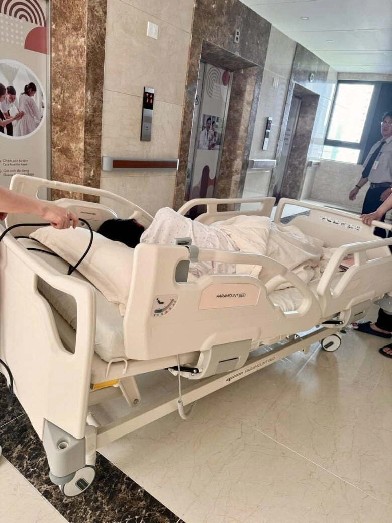 Sau nỗi đau mất quý tử đoàn di băng lộ diện đưa 3 con gái đi học sức yếu nhưng cố thực hiện lời hứa - 4