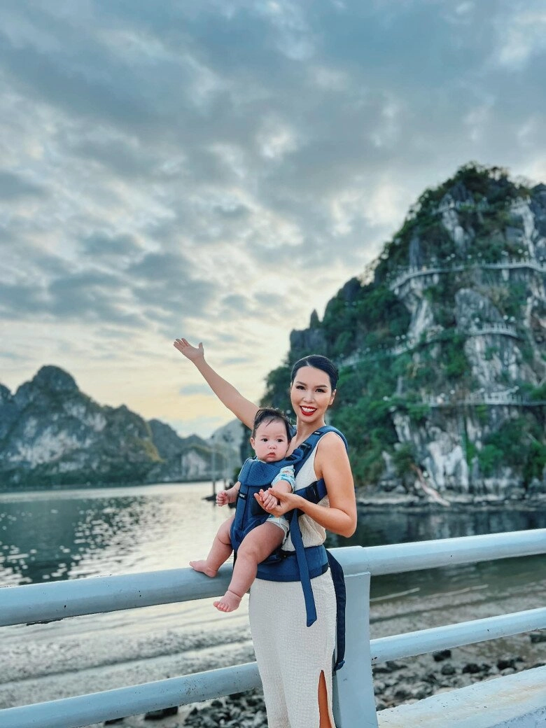 Siêu mẫu hà anh phải cách ly với con trai 9 ngày liền xót quý tử lai tây buồn rười rượi vì không được mẹ ôm - 4