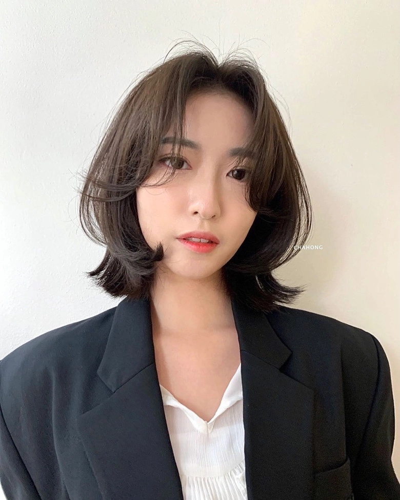 Sở hữu gương mặt tỷ lệ vàng hoa hậu ngàn năm có một vừa cắt tóc ngắn liền khiến fans khóc thét - 8