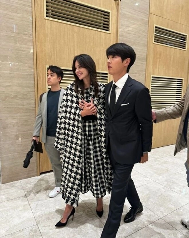 Song joong ki đón con gái chào đời không lâu sau khi có con trai đầu lòng - 3