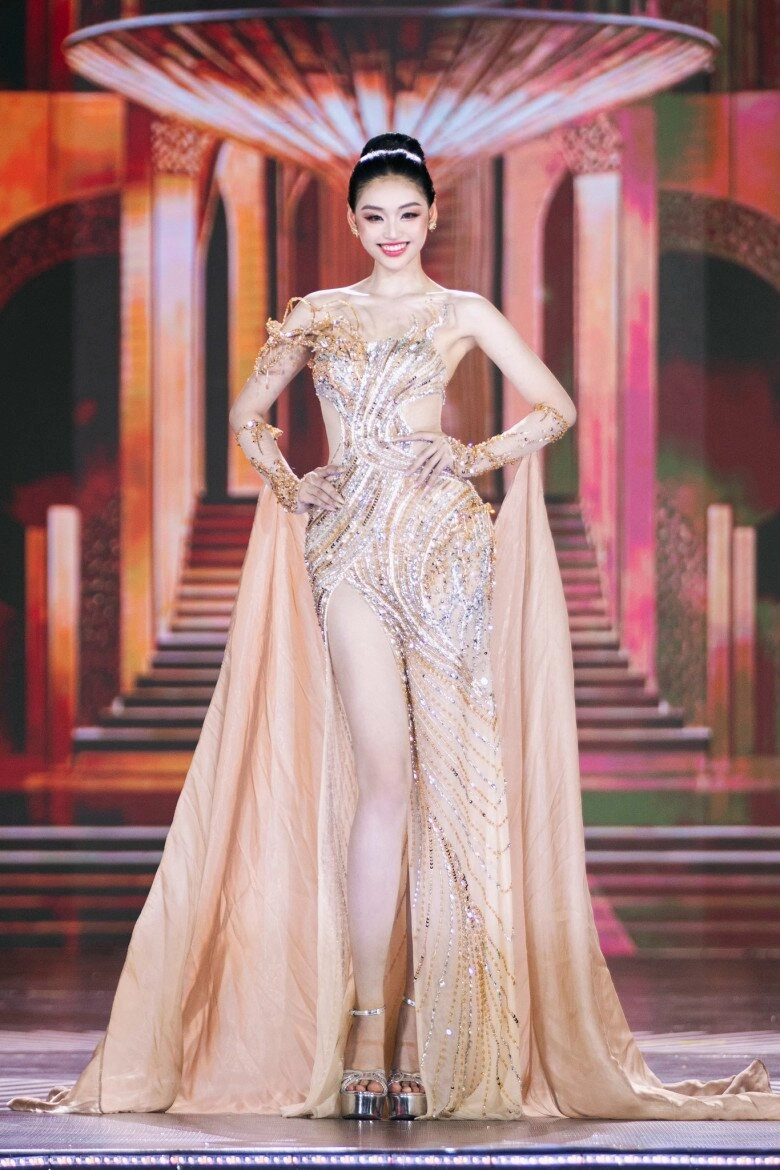 Tân hoa hậu hòa bình việt nam 5 tuổi đã mơ trở thành hoa hậu gia cảnh đặc biệt ít ai ngờ - 2