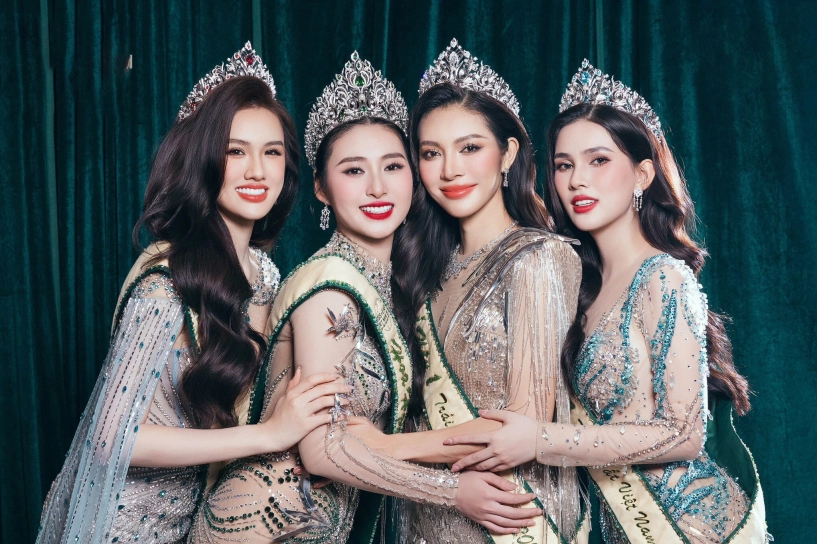 Tân hoa hậu trái đất 2025 vừa đăng quang là con gái thượng tá bị gọi là miss trả bài dân mạng thắc mắc chuyện mua giải - 1