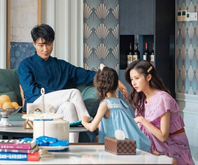 Tan làm về nhà sớm rồi nghe thấy tiếng động lạ trong phòng ngủ tôi sững sờ khi mở cửa ra - 1